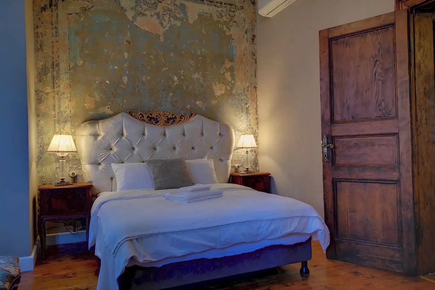 3 عدّة غرف نوم ومكواة/لوح كي وواي فاي وملاءات أسرّة