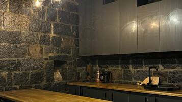 Family Chalet, Mountain View | Private kitchen