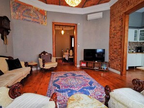 Living area - 20 steps to Galata Tower, 2nd and 3rd floor in the same building (Istanbul)