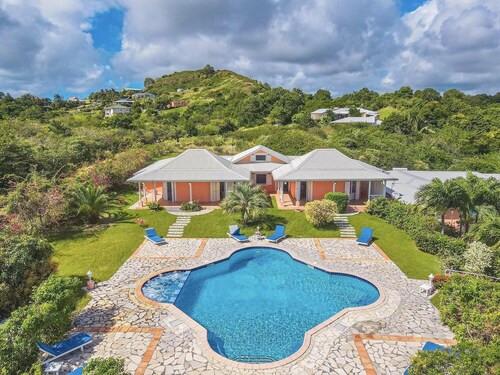 La Calypso - Five Bedroom Villa, Sleeps 12