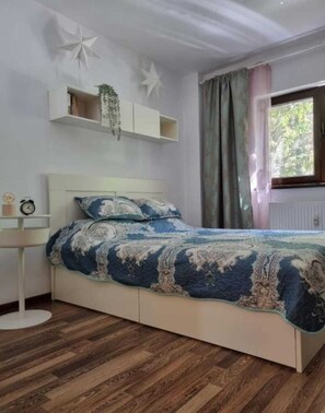 1 sovrum, strykjärn/strykbräda, wi-fi och sängkläder