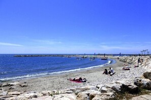 Beach - Holiday Home in Camargue with Private Pool (Salin-de-Giraud)