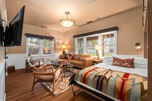 1 slaapkamer, een strijkplank/strijkijzer, reisbedje, wifi