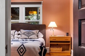 1 slaapkamer, een strijkplank/strijkijzer, reisbedje, wifi