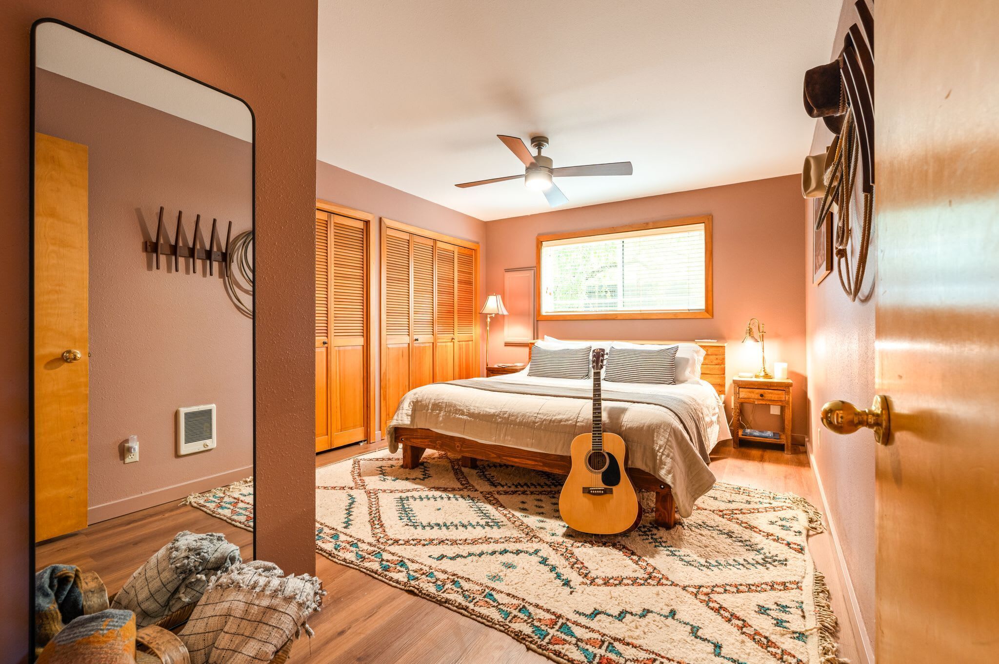 2 多间卧室、熨斗/熨衣板、旅行婴儿床、WiFi