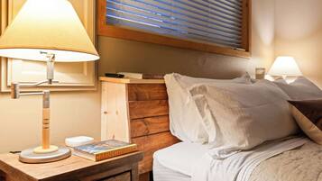 2 bedrooms, iron/ironing board, travel cot, WiFi