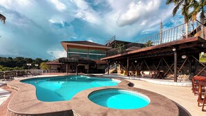 Outdoor pool - Hotel Pousada Margem da Amazônia (Manaus)