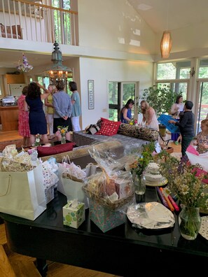 Lobby - The Race Mountain House (Sheffield)