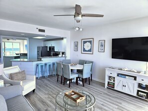 Smart TV - Beachfront with amazing views! (Destin)