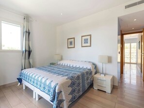 3 chambres, fer et planche Ă repasser, Wi-Fi, literie fournie