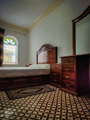 2 bedrooms, bed sheets