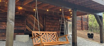 Tiny House on Hayden Lake with beach access and hot tub