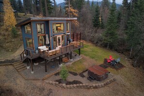 Exterior - Tiny House on Hayden Lake with beach access and hot tub (Hayden)