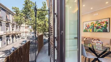 Superior-Apartment, Stadtblick | Terrasse/Patio