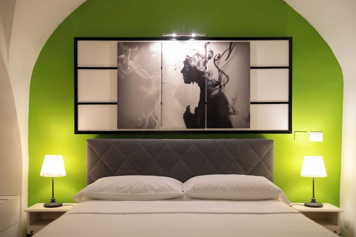 1 bedroom, blackout curtains, soundproofing, iron/ironing board