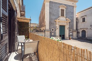 Superior-huoneisto, parveke, kaupunkinäköala | Näkymä huoneesta