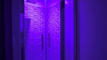 Quarto quádruplo superluxo | Banheiro | Chuveiro, produtos de toalete grátis, secador de cabelo