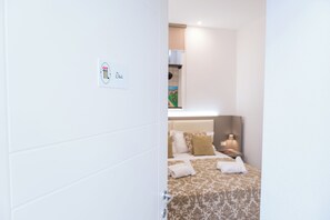 Desk, soundproofing, iron/ironing board, free WiFi