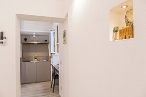 Bureau, chambres insonorisées, fer et planche à repasser, Wi-Fi gratuit