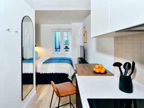 Estudio estándar | Decoración individual, mobiliario individual, escritorio