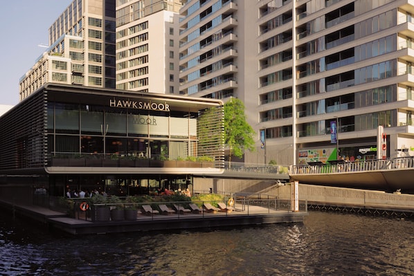 Exterior detail - Vertus Edit Canary Wharf (London)