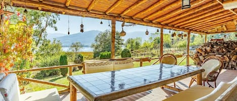 Villa | Outdoor dining