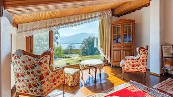 Villa | Interior