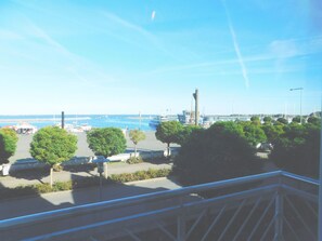 Property grounds - Apartment "Hafenblick" up to 4 pers., 3-room apartment, balcony (Barth)