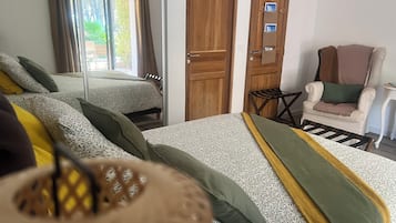 1 bedroom, in-room safe, desk, iron/ironing board