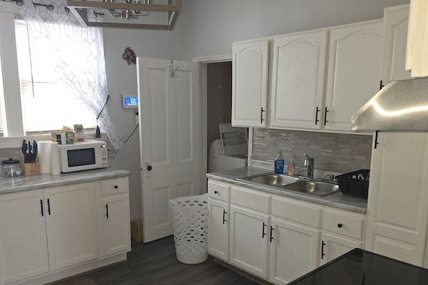 Micro-ondes, four, plaque de cuisson