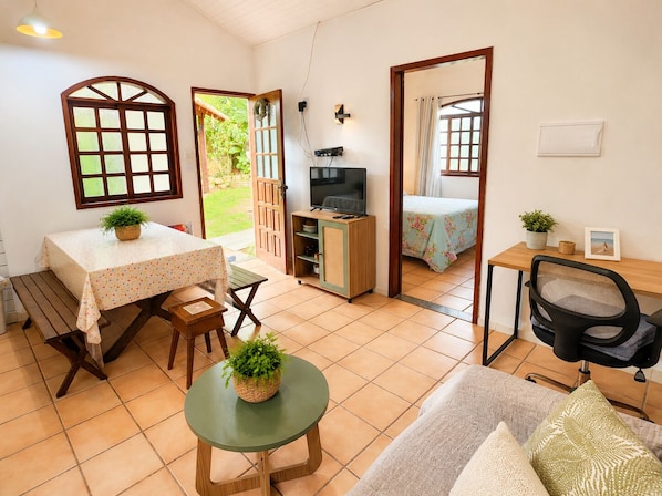 1 bedroom, WiFi (free), bed sheets