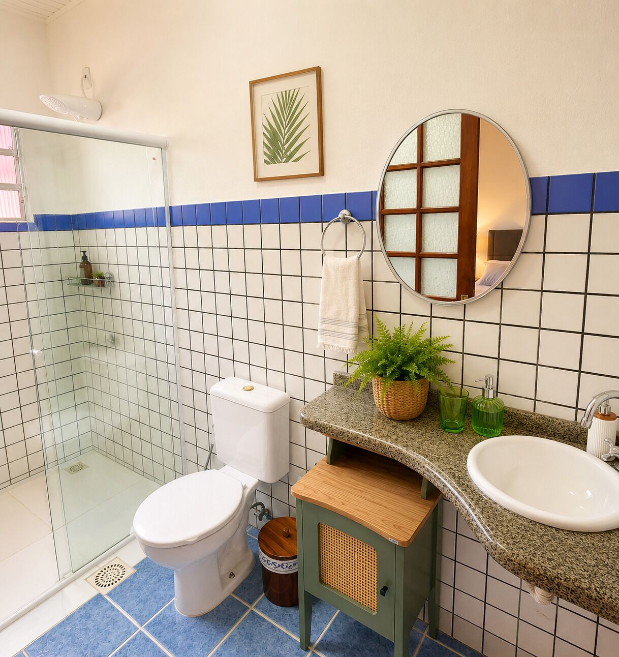 Serviettes fournies, savon, papier toilette