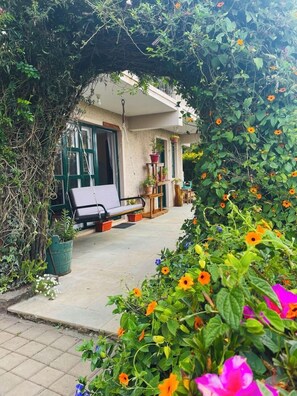 Exclusive Apartment, Balcony, Mountain View | Terrace/patio - Stumpfields (Ootacamund)