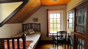 Standard Single Room | Down duvets, individually decorated, individually furnished, free WiFi