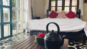 Exclusive Apartment, Balcony, Mountain View