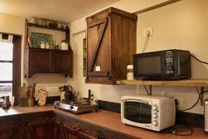 Exclusive Apartment, Balcony, Mountain View | Private kitchen