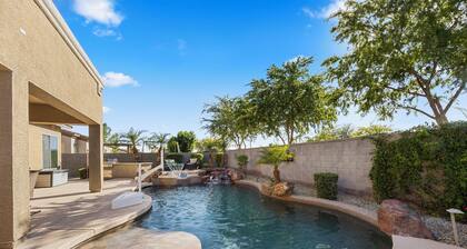 Heated pool & hot tub - backyard oasis - single level home