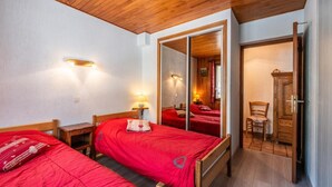 Unclassified image, 5 of 19, button - Wifi, 100m from ski slopes, 1st floor, balcony, parking, ski locker, 32m², Les Gets (Les Gets)