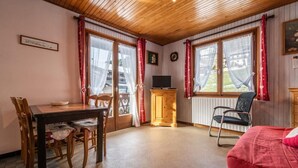Unclassified image, 4 of 19, button - Wifi, 100m from ski slopes, 1st floor, balcony, parking, ski locker, 32m², Les Gets (Les Gets)