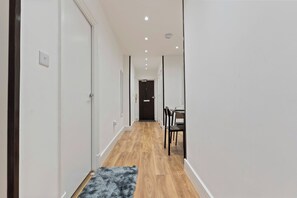 Apartment | Dining - Cozy Apt Step Away Hyde Park and Oxford Street (London)