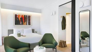 1 quarto, individualmente mobiliados, berços grátis