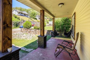 Terrace/patio - Williamson Cottage ~ 2 Mi to Town + Trails! (Williamson)