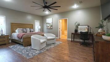 6 bedrooms, desk, iron/ironing board, travel crib