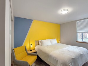 3 bedrooms, iron/ironing board, travel crib, free WiFi