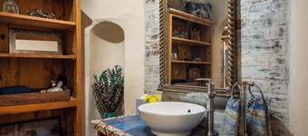 Steps to the Historic Santa Fe Plaza