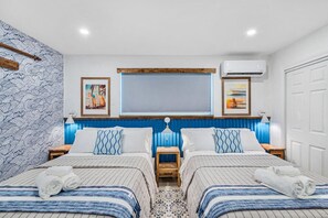 1 dormitorio, escritorio, tabla de planchar con plancha y wifi