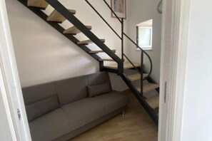 Interior - The Fortress - Yellow Apartment (Forio)