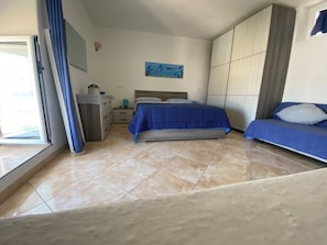 1 bedroom, iron/ironing board, travel crib, bed sheets - The Fortress - Blue Apartment (Forio)