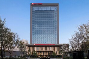 Exterior - Hilton Garden Inn Luoyang Kaiyuan Avenue (Luoyang)