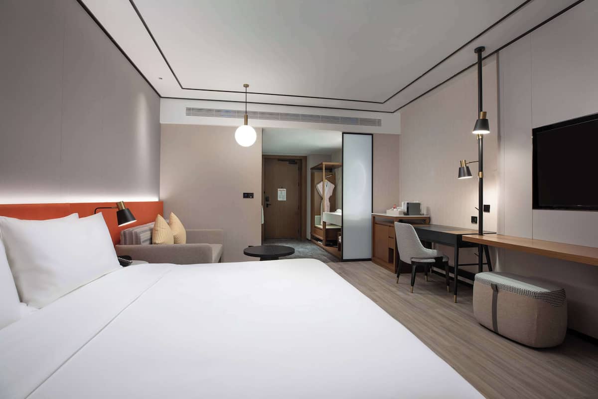 Deluxe Room, 1 King Bed (Sofabed)
